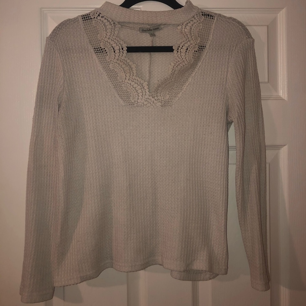 Long sleeve lace detail